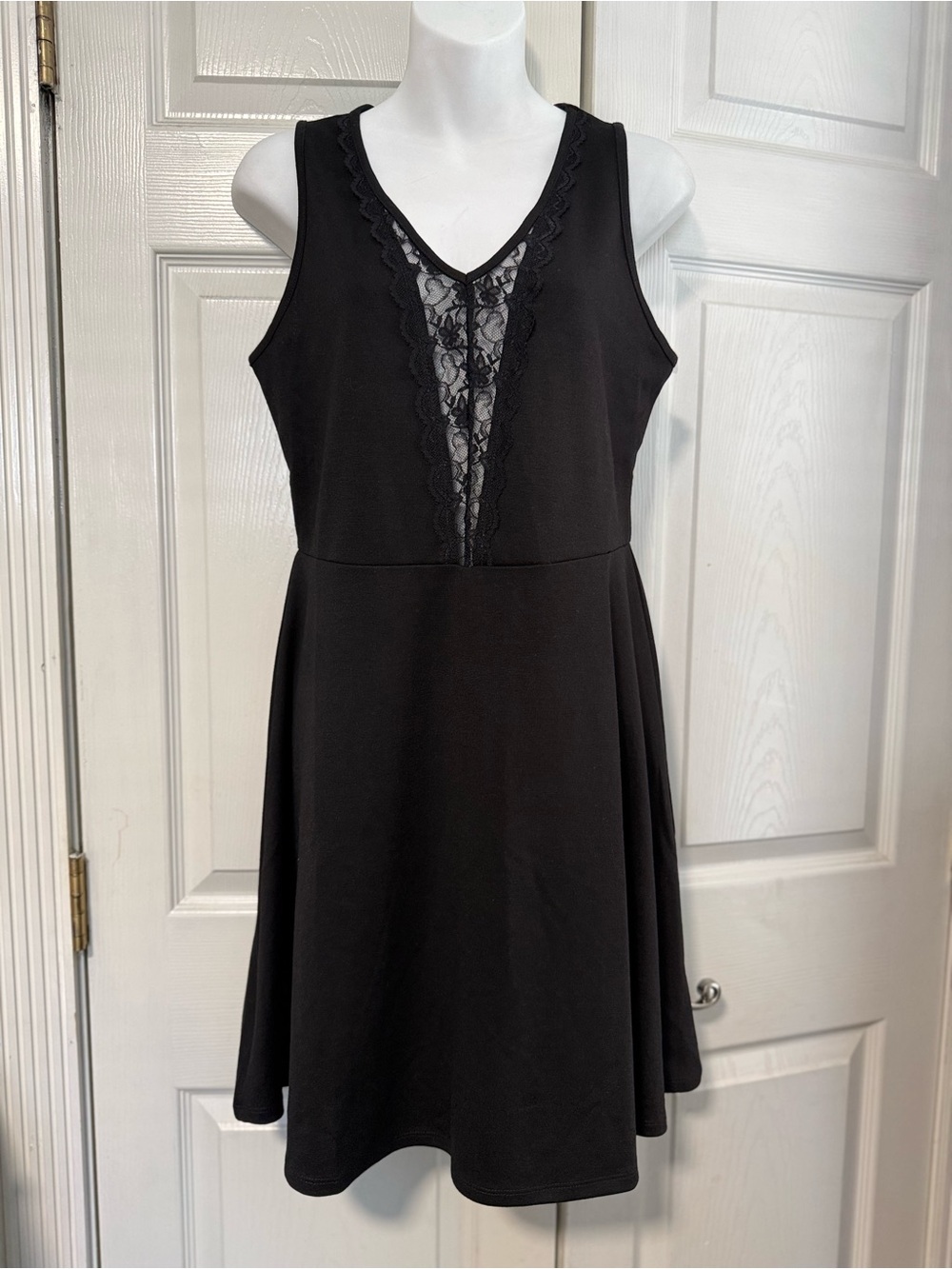 Ambiance Women’s Black Lace-Detail Sleeveless Dress